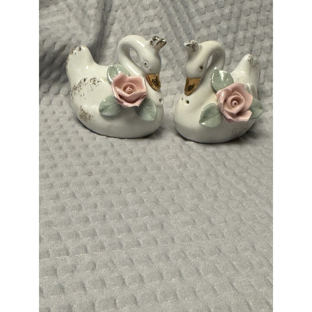 Lefton china hand painted salt and pepper‎ shakers